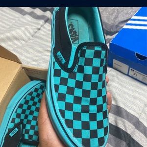 Vans slip on